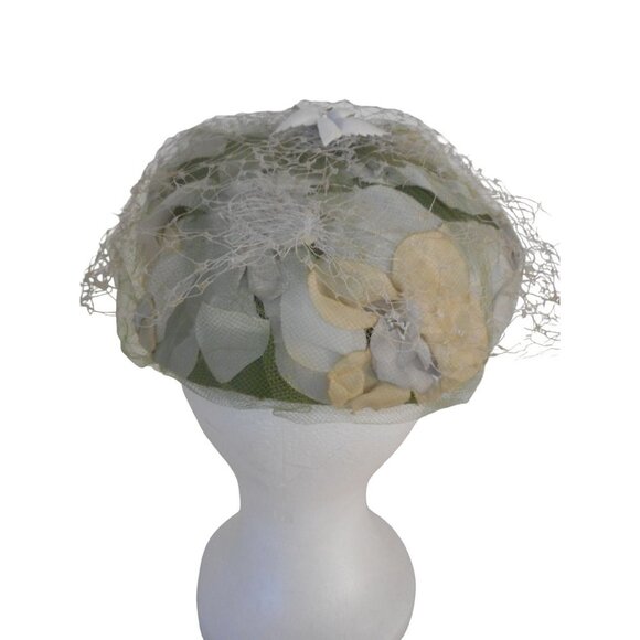 Vintage Women's Floral Capulet Hat with netting Blue Greens Union Made - Picture 4 of 8